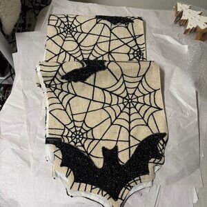 Cynthia Rowley Halloween Tablerunner Spiderweb Bats 14x72